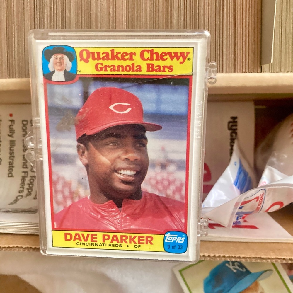 Topps, assorted Baseball Cards Box, O-Pee-Chee, and a Braves baseball - Picture 4 of 8